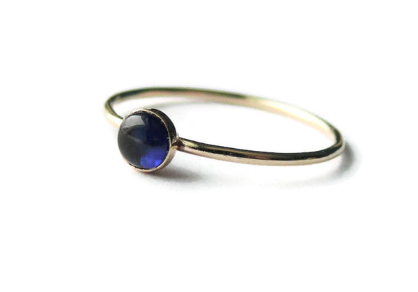 blue sapphire gold ring