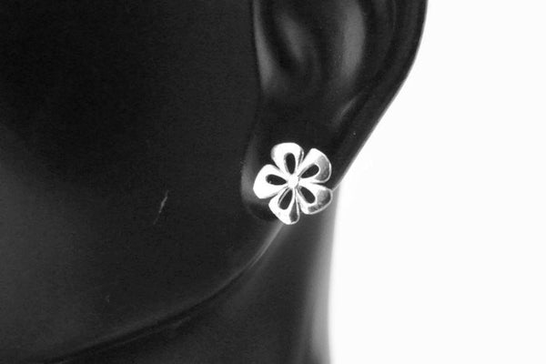 daisy stud earrings