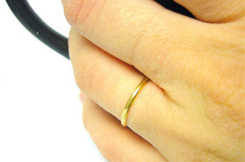 14k yellow gold wedding band