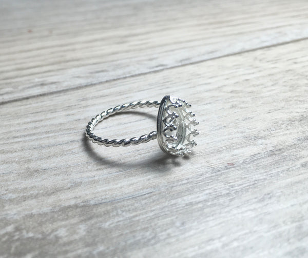 Gallery pear ring setting