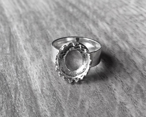 Oval crown ring blank