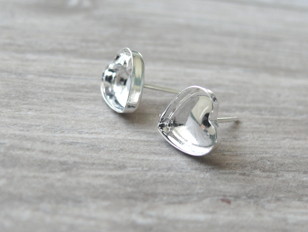 empty heart bezel cup earrings