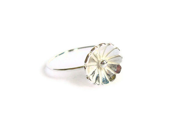 Sterling silver flower ring / 925 Sterling silver ring / stacking ring