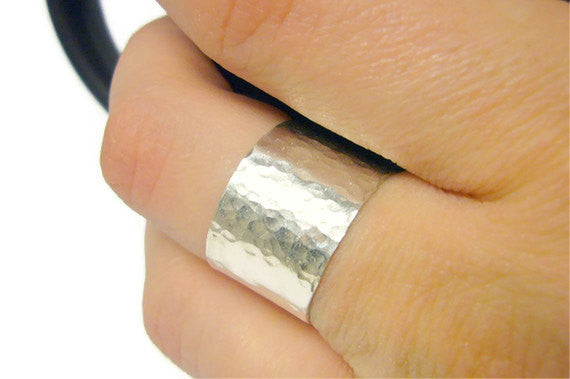 wide hammered band