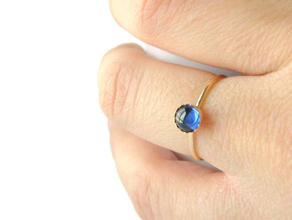 14k yellow gold and blue sapphire ring