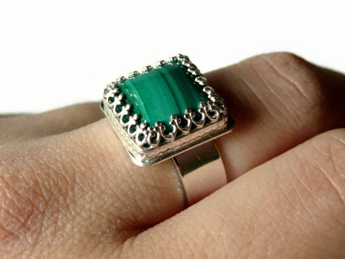 Sterling outlet silver green malachite hammered knuckle ring