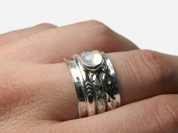 Spinner ring with rainbow moonstone